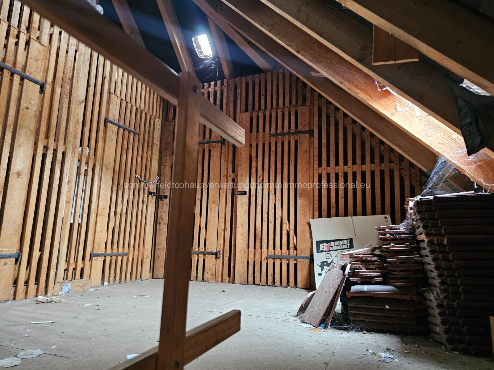 Dachspitz zum Ausbau Dachspitz zum Ausbau