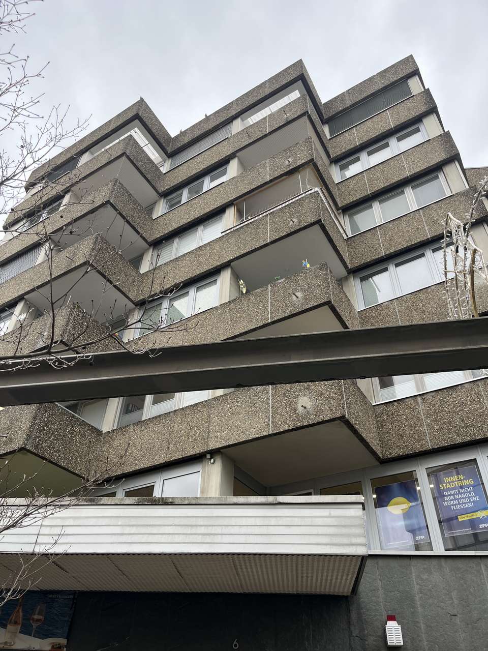 5-Zimmer Wohnung direkt beim Marktplatz in Pforzheim 5-Zimmer Wohnung direkt beim Marktplatz in Pforzheim